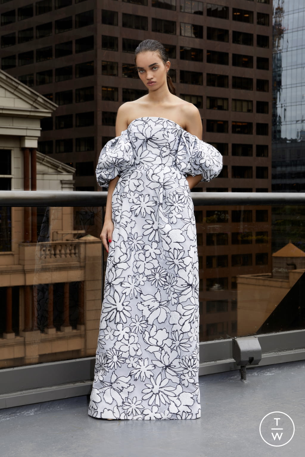 Fashion Week New York Resort 2020 look 24 from the Prabal Gurung collection 女装
