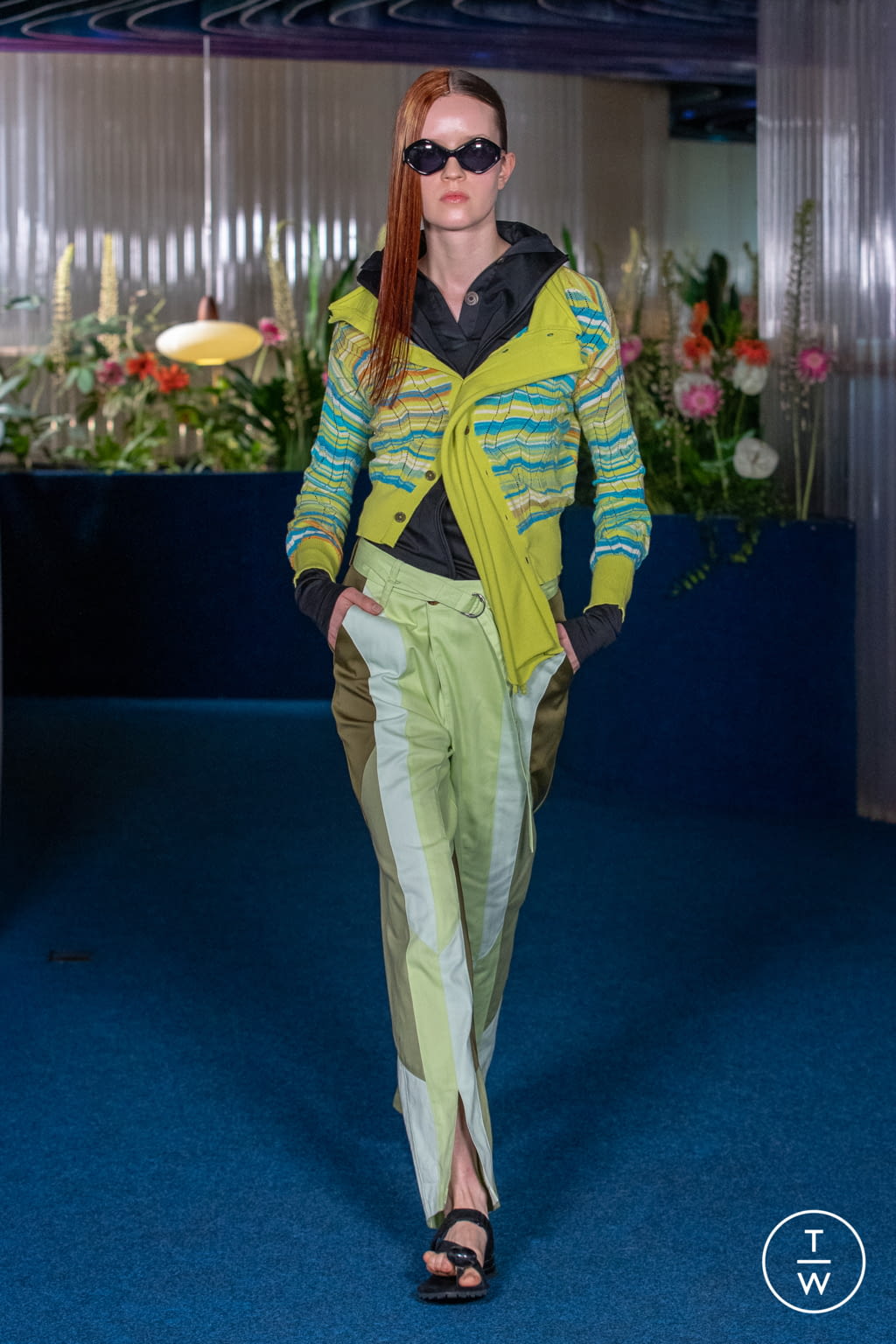 Fashion Week London Spring/Summer 2022 look 24 de la collection Kiko Kostadinov womenswear