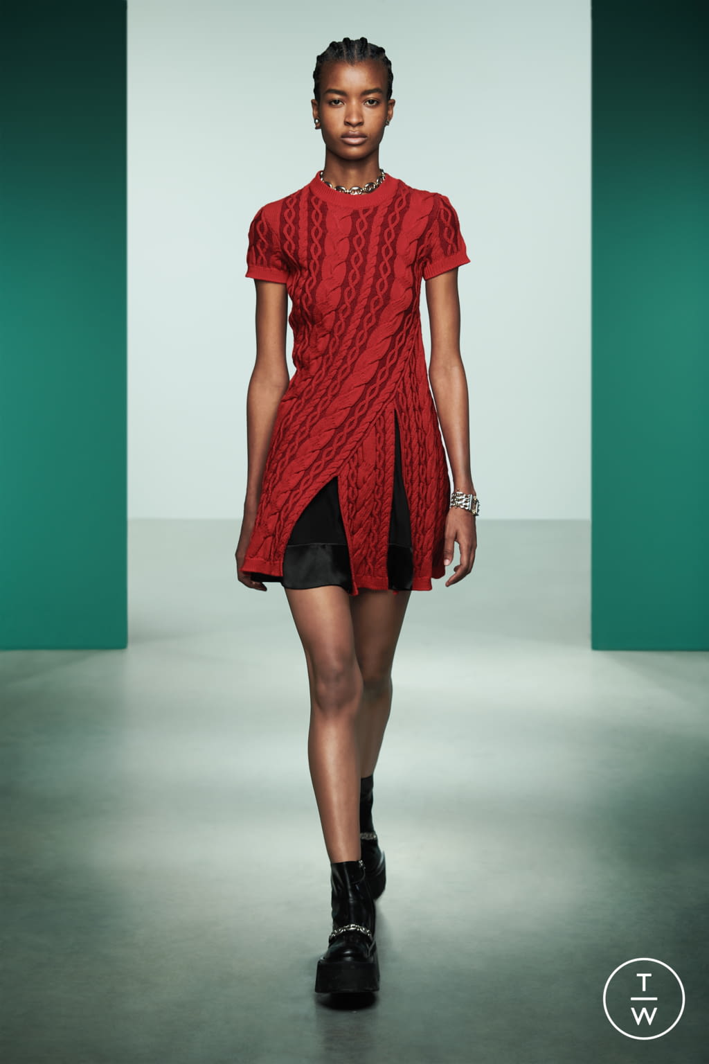 Fashion Week Milan Pre-Fall 2022 look 24 from the Ports 1961 collection 女装