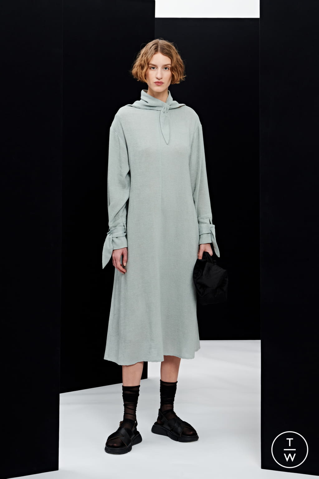 Fashion Week Paris Pre-Fall 2021 look 25 de la collection Nehera womenswear
