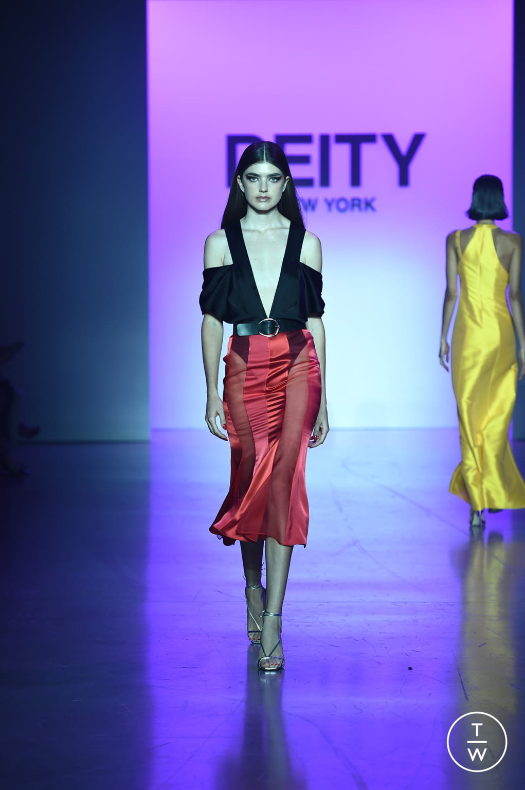 Fashion Week New York Spring/Summer 2022 look 24 from the Deity collection 女装