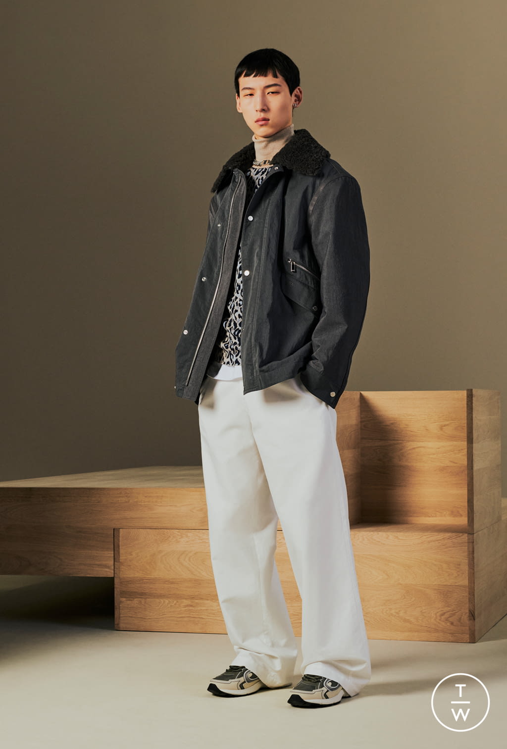 Fashion Week Paris Resort 2022 look 25 from the Dior Men collection menswear