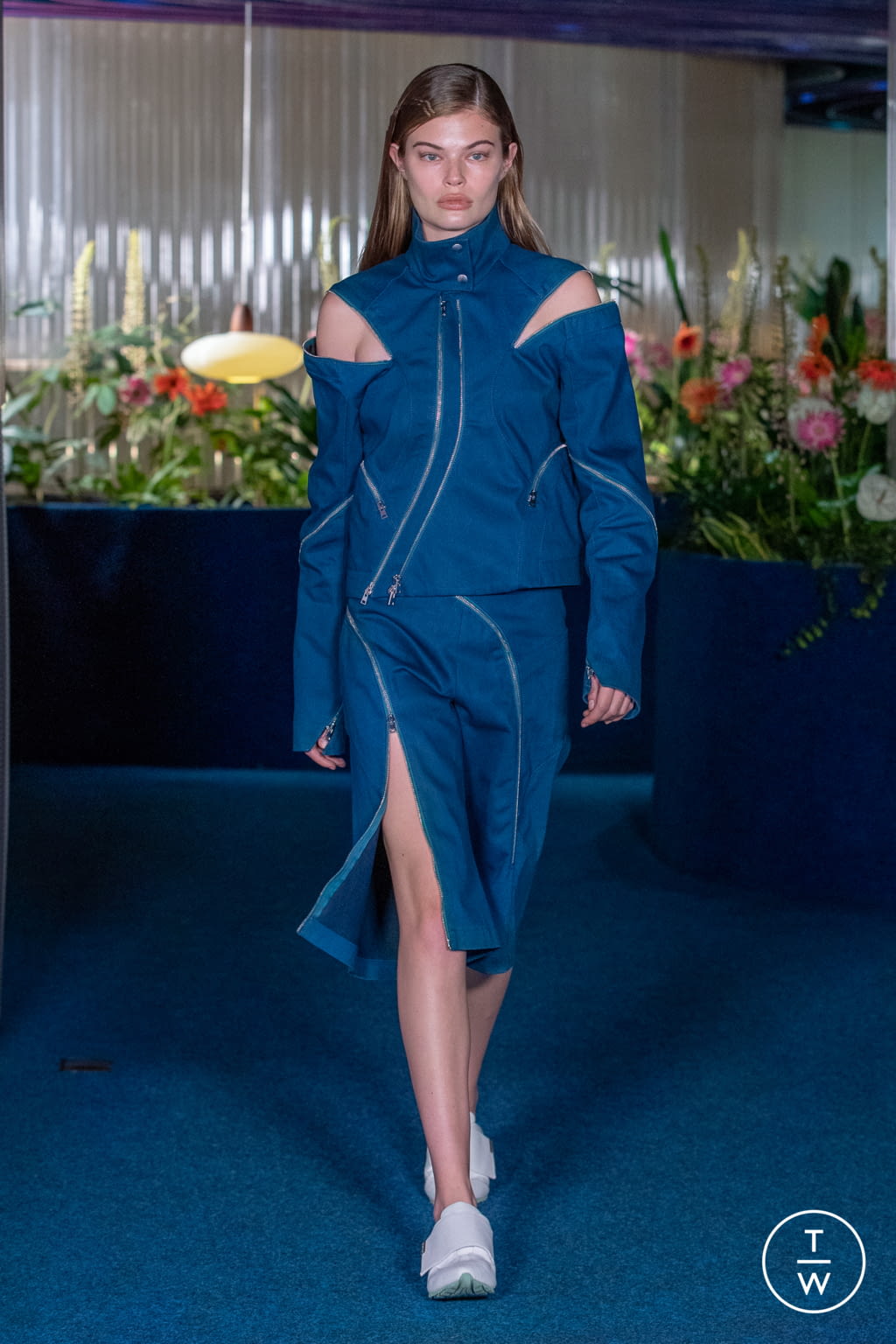 Fashion Week London Spring/Summer 2022 look 25 de la collection Kiko Kostadinov womenswear
