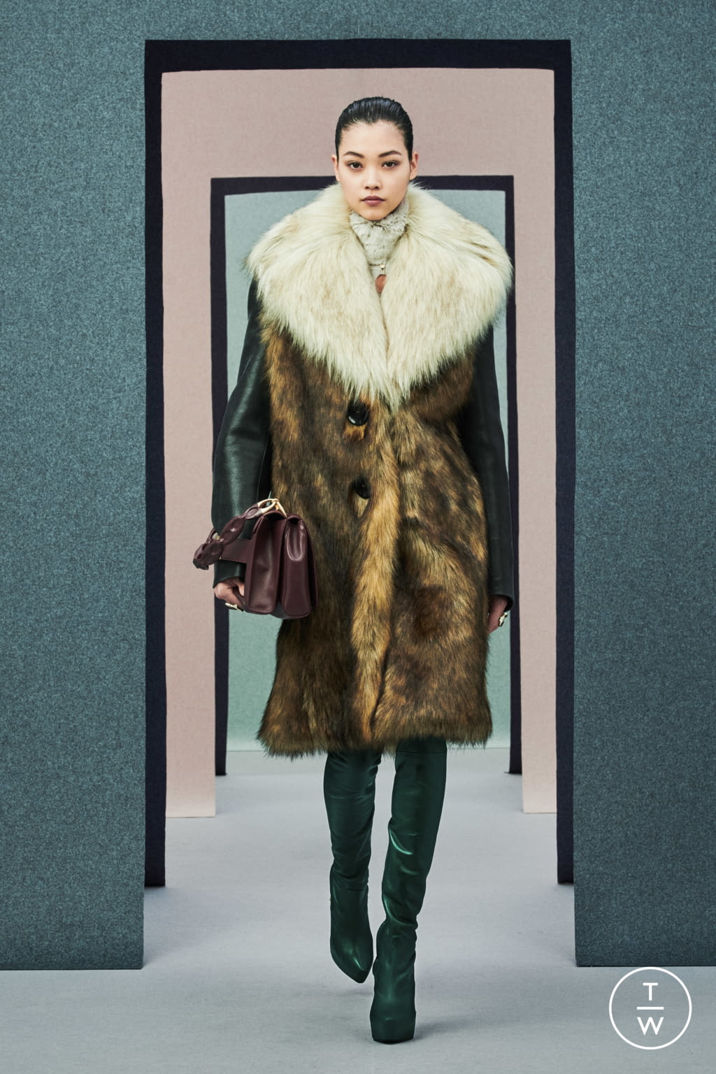 Fashion Week Milan Fall/Winter 2021 look 25 de la collection Ports 1961 womenswear
