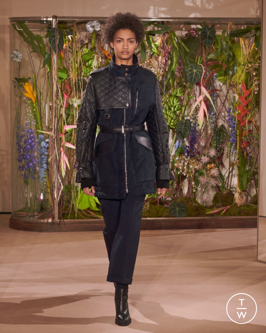 Fashion Week Paris Pre-Fall 2019 look 25 from the Hermès collection 女装