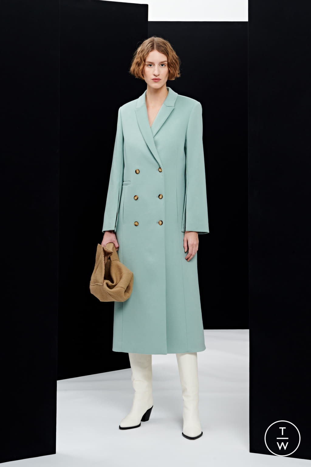 Fashion Week Paris Pre-Fall 2021 look 26 from the Nehera collection 女装