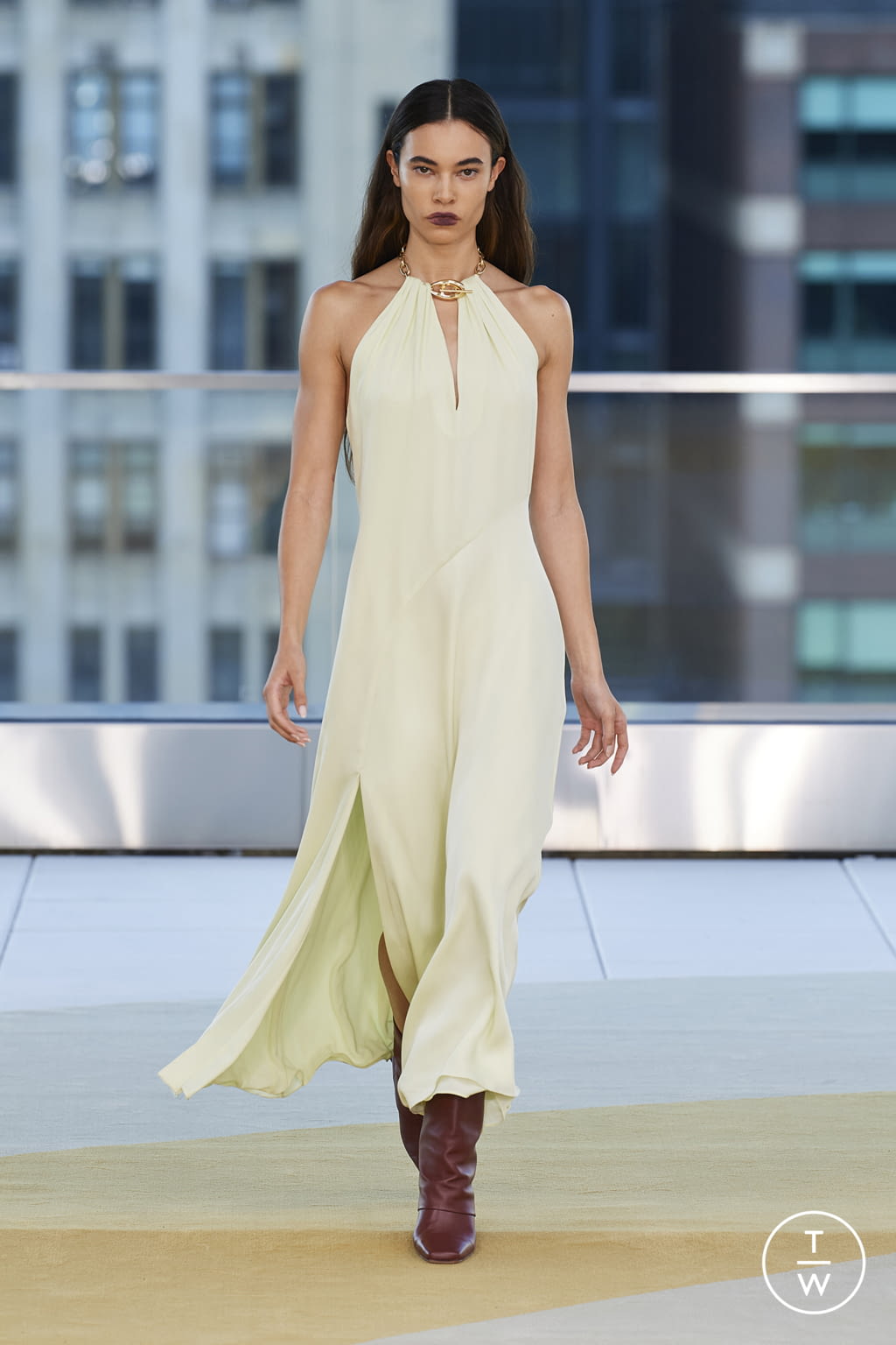 Fashion Week New York Spring/Summer 2022 look 26 from the Simkhai collection 女装
