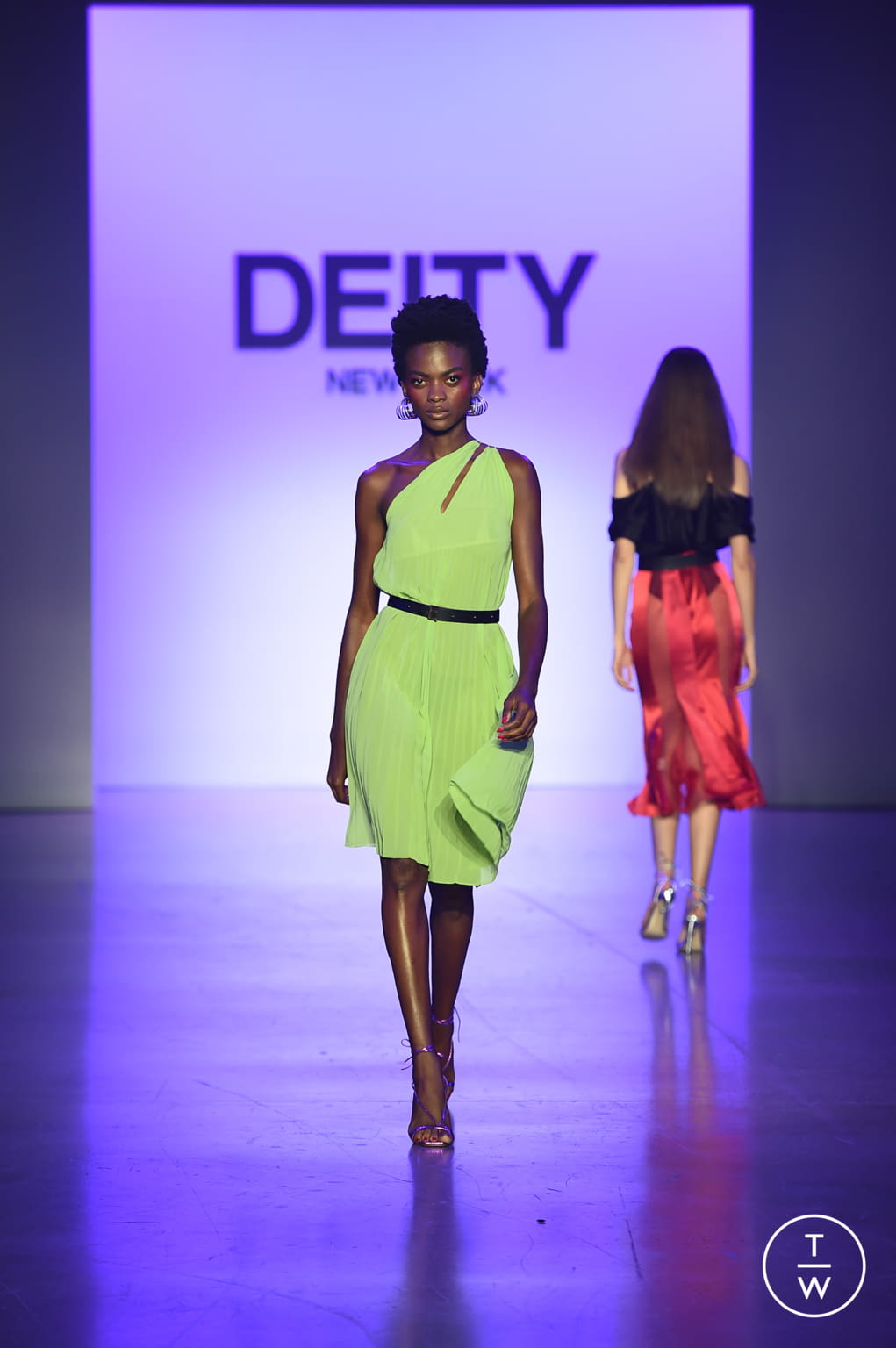 Fashion Week New York Spring/Summer 2022 look 25 from the Deity collection 女装