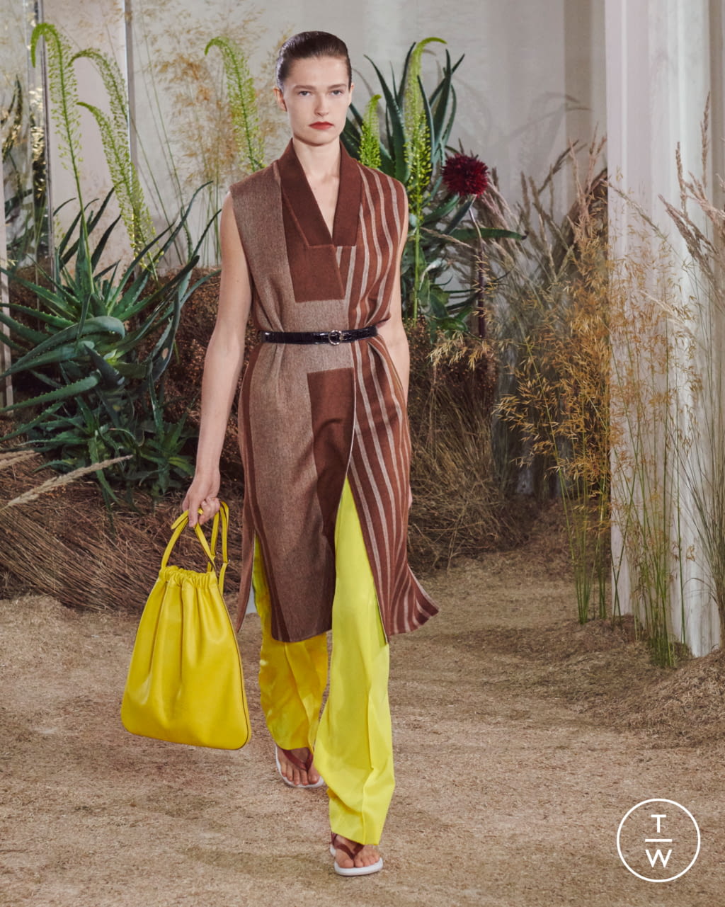 Fashion Week Paris Resort 2019 look 26 from the Hermès collection womenswear