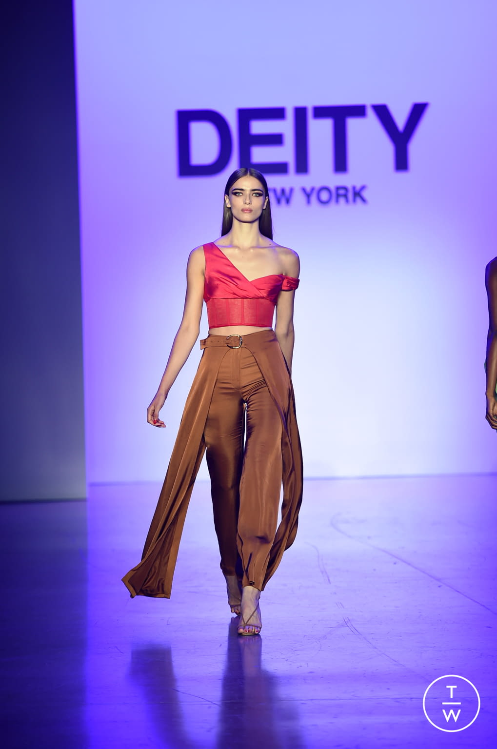 Fashion Week New York Spring/Summer 2022 look 26 from the Deity collection 女装