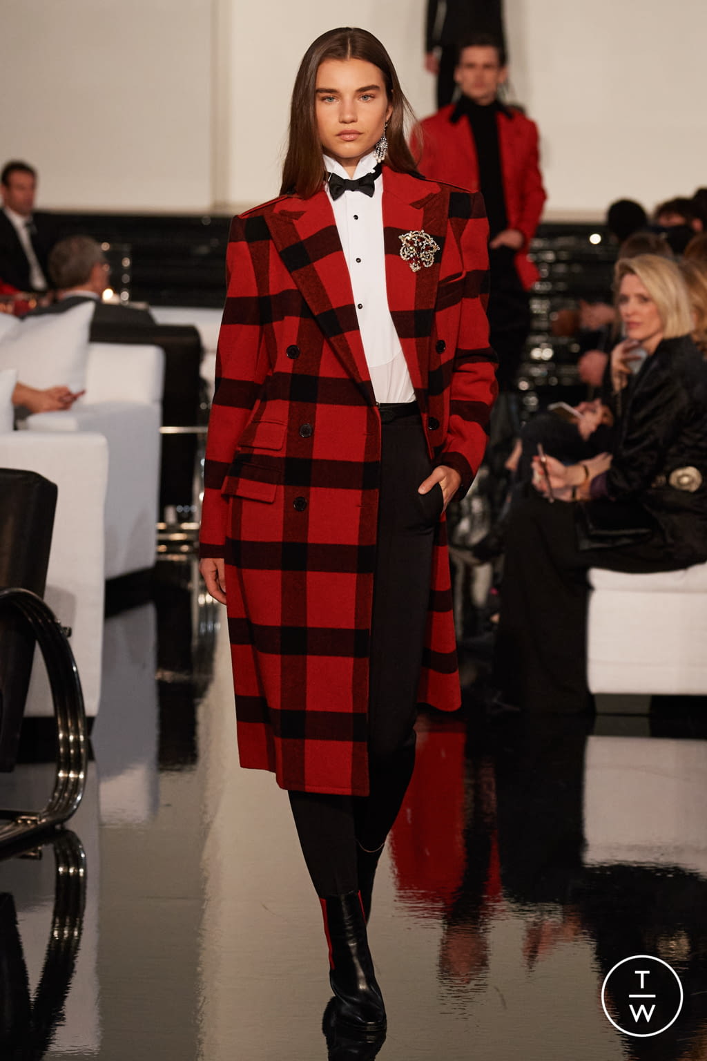 Fashion Week New York Fall/Winter 2022 look 28 from the Ralph Lauren collection womenswear