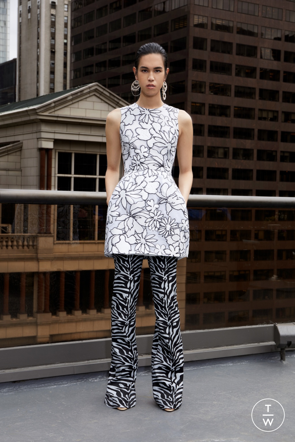 Fashion Week New York Resort 2020 look 28 from the Prabal Gurung collection 女装
