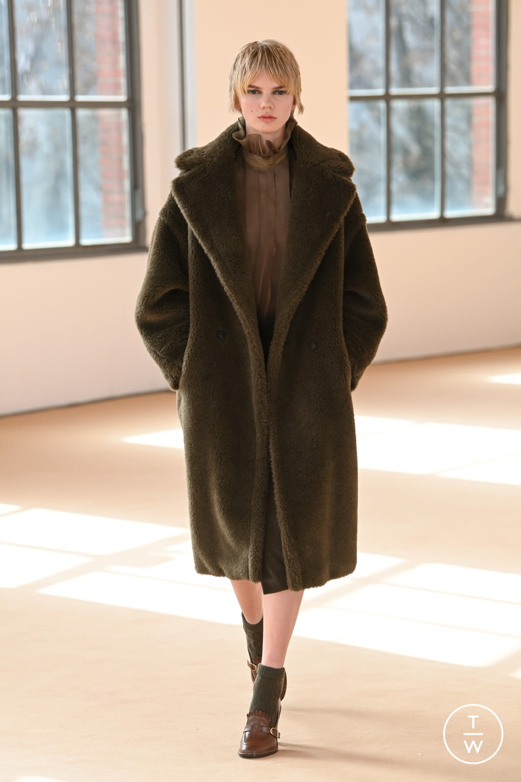 Fashion Week Milan Fall/Winter 2021 look 28 from the Max Mara collection 女装