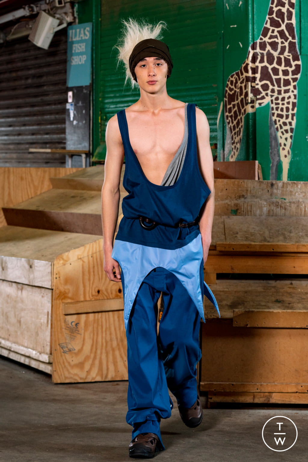 Fashion Week London Spring/Summer 2022 look 3 de la collection Kiko Kostadinov menswear