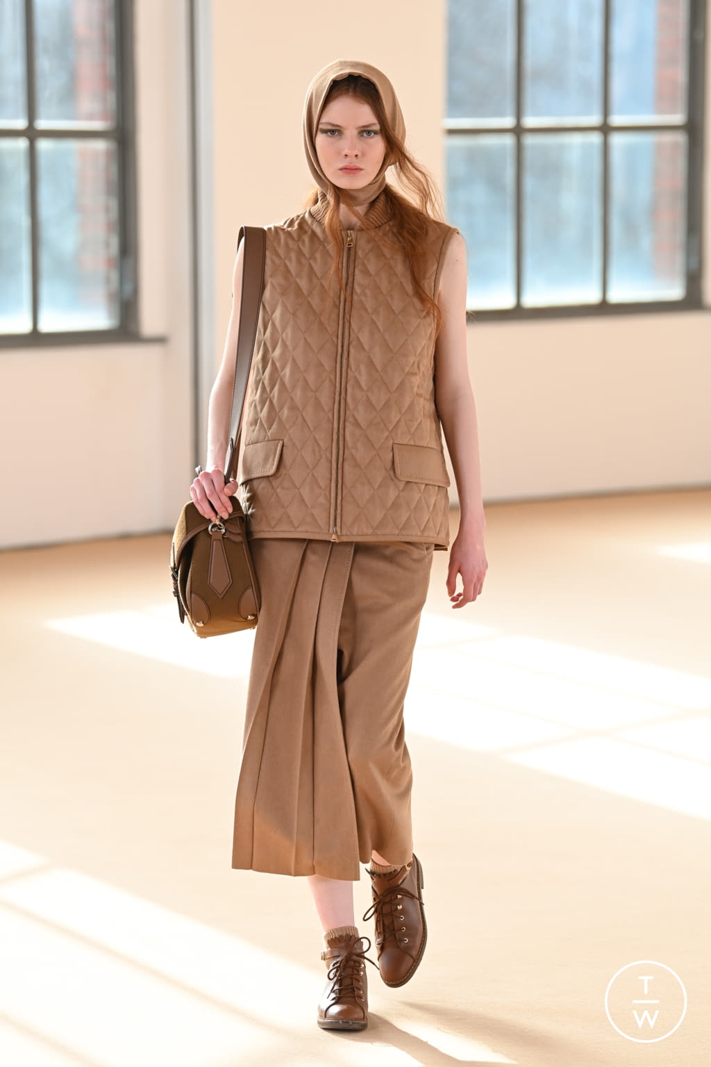 Fashion Week Milan Fall/Winter 2021 look 3 de la collection Max Mara womenswear