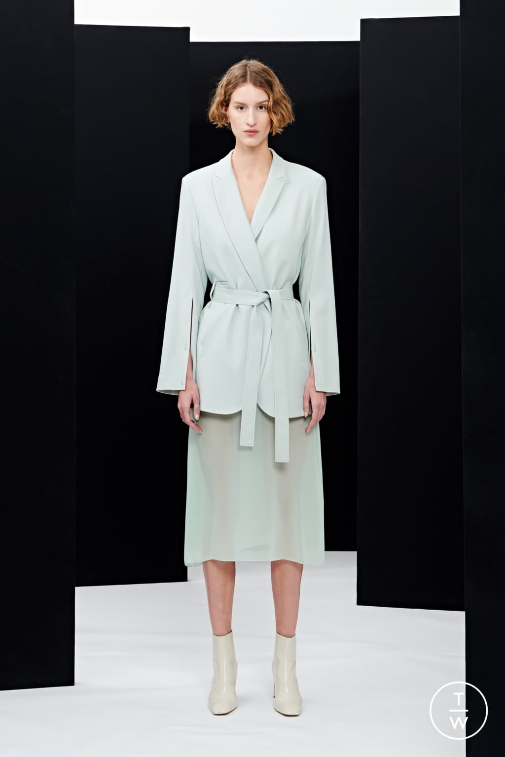 Fashion Week Paris Pre-Fall 2021 look 3 from the Nehera collection womenswear