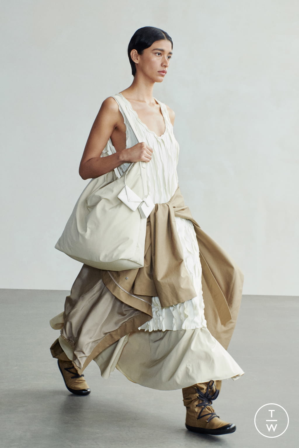 Fashion Week New York Spring/Summer 2022 look 3 from the The Row collection 女装