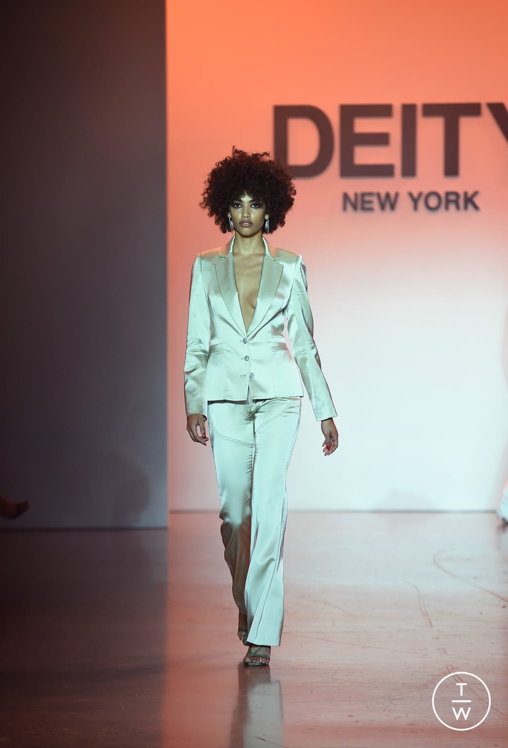 Fashion Week New York Spring/Summer 2022 look 3 from the Deity collection 女装