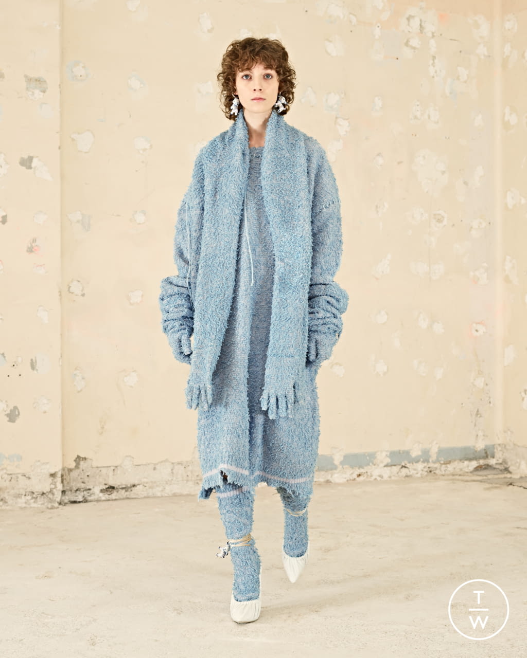 Fashion Week Paris Fall/Winter 2021 look 3 from the Acne Studios collection 女装