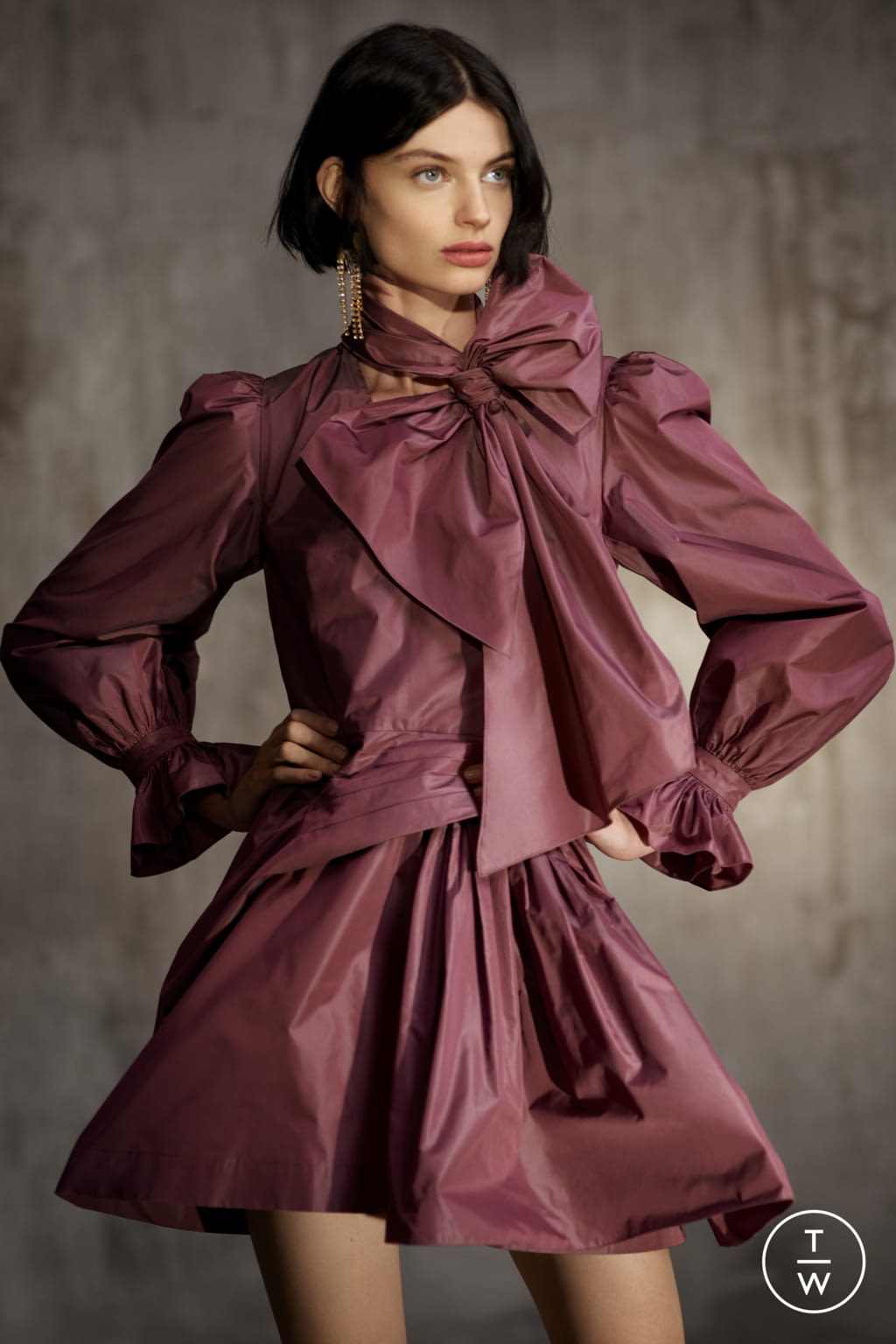 Fashion Week Milan Pre-Fall 2022 look 3 from the Alberta Ferretti collection womenswear