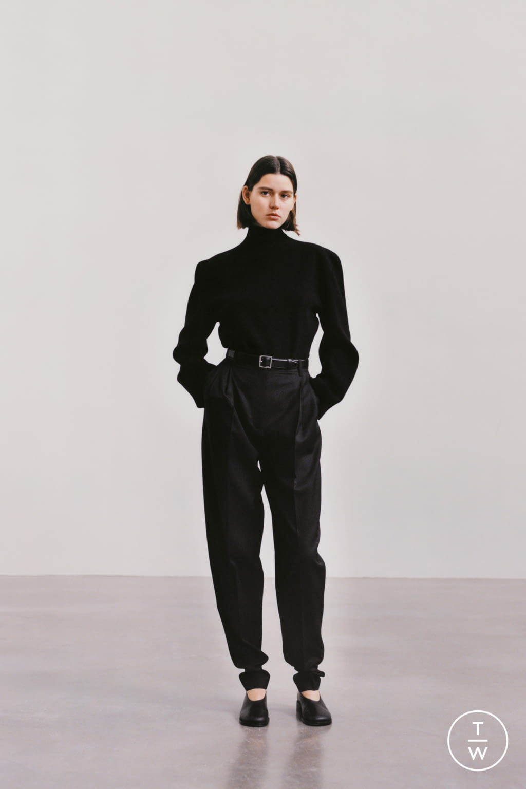 Fashion Week New York Fall/Winter 2021 look 3 from the The Row collection womenswear