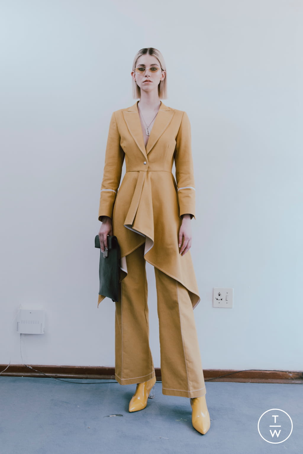 Fashion Week Paris Spring/Summer 2021 look 4 from the Thebe Magugu collection womenswear