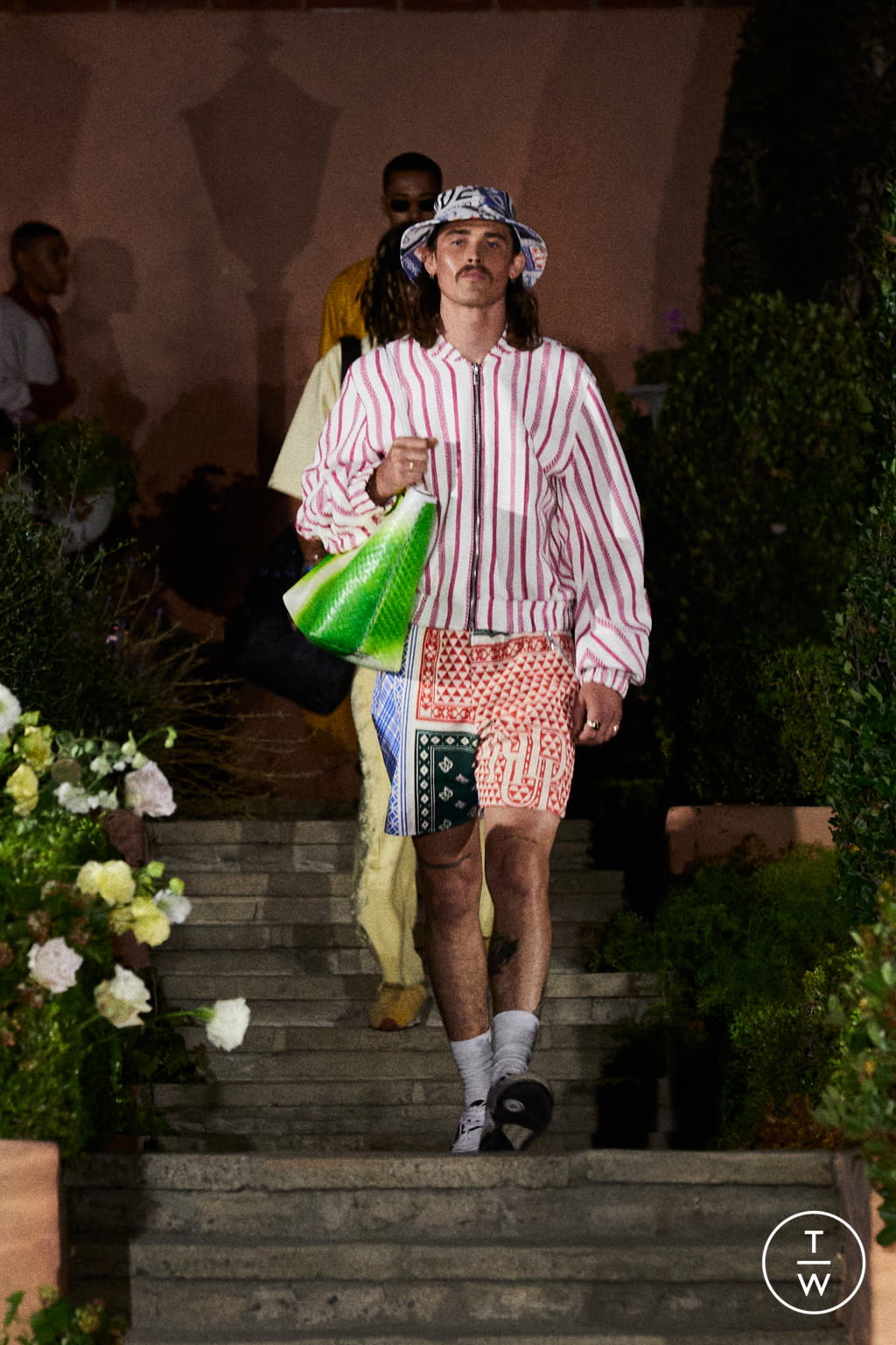 Fashion Week Paris Spring/Summer 2022 look 4 from the Rhude collection 男装