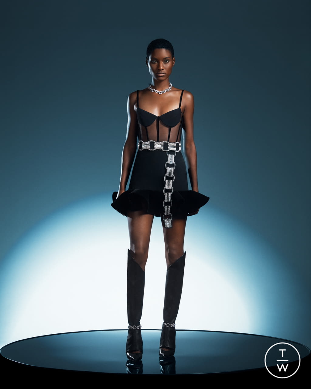 Fashion Week Paris Fall/Winter 2021 look 31 from the David Koma collection womenswear