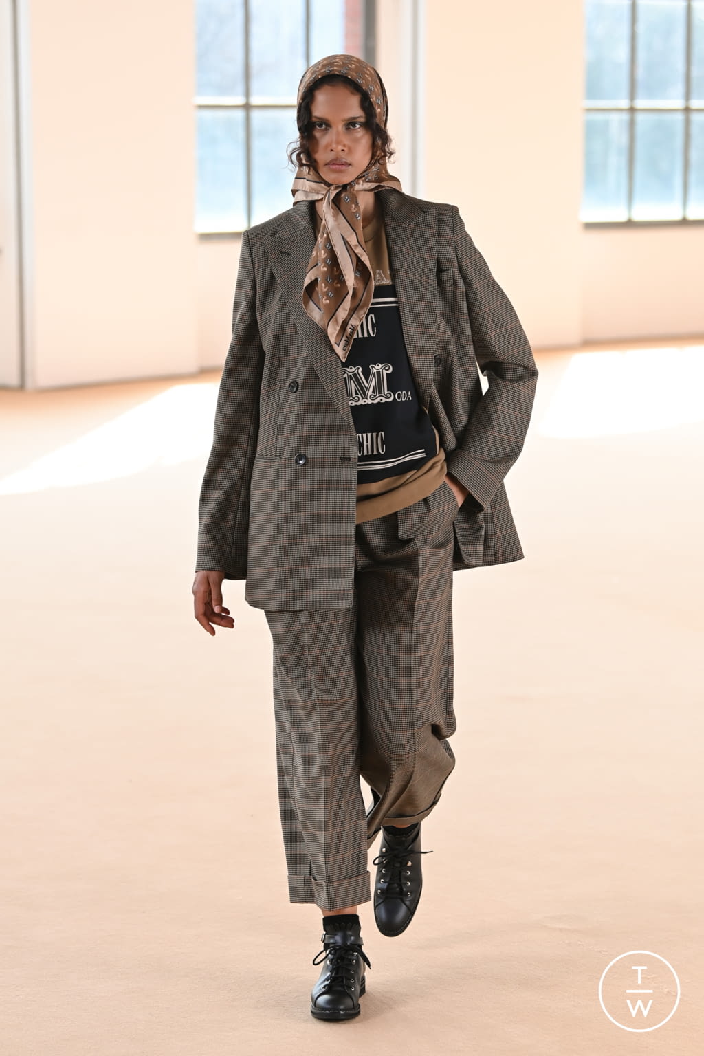 Fashion Week Milan Fall/Winter 2021 look 31 from the Max Mara collection 女装