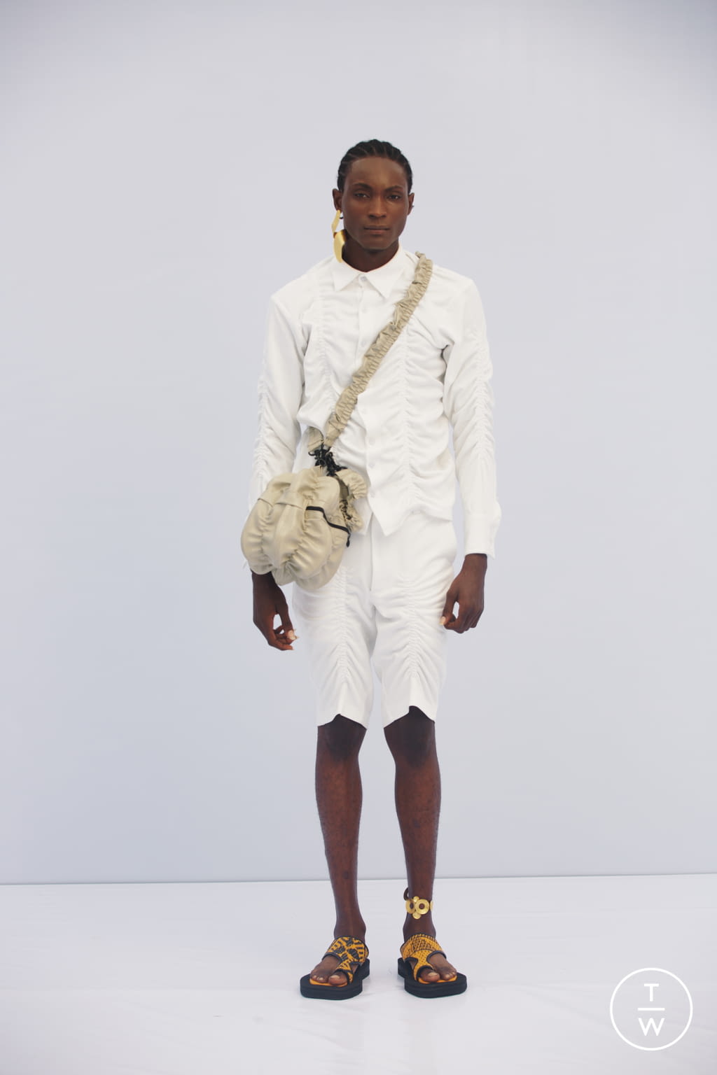 Fashion Week Milan Spring/Summer 2022 look 31 de la collection Tokyo James menswear