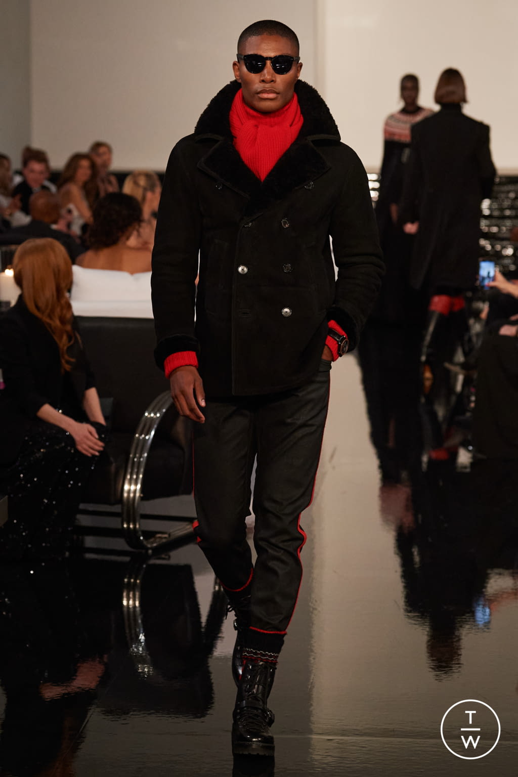 Fashion Week New York Fall/Winter 2022 look 32 from the Ralph Lauren collection 女装