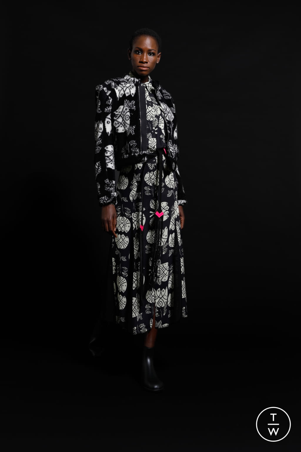 Fashion Week Paris Fall/Winter 2021 look 32 de la collection Mimi Liberté by Michel Klein womenswear