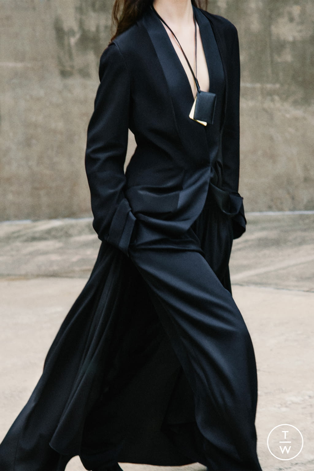 Fashion Week New York Pre-Fall 2022 look 33 from the The Row collection womenswear