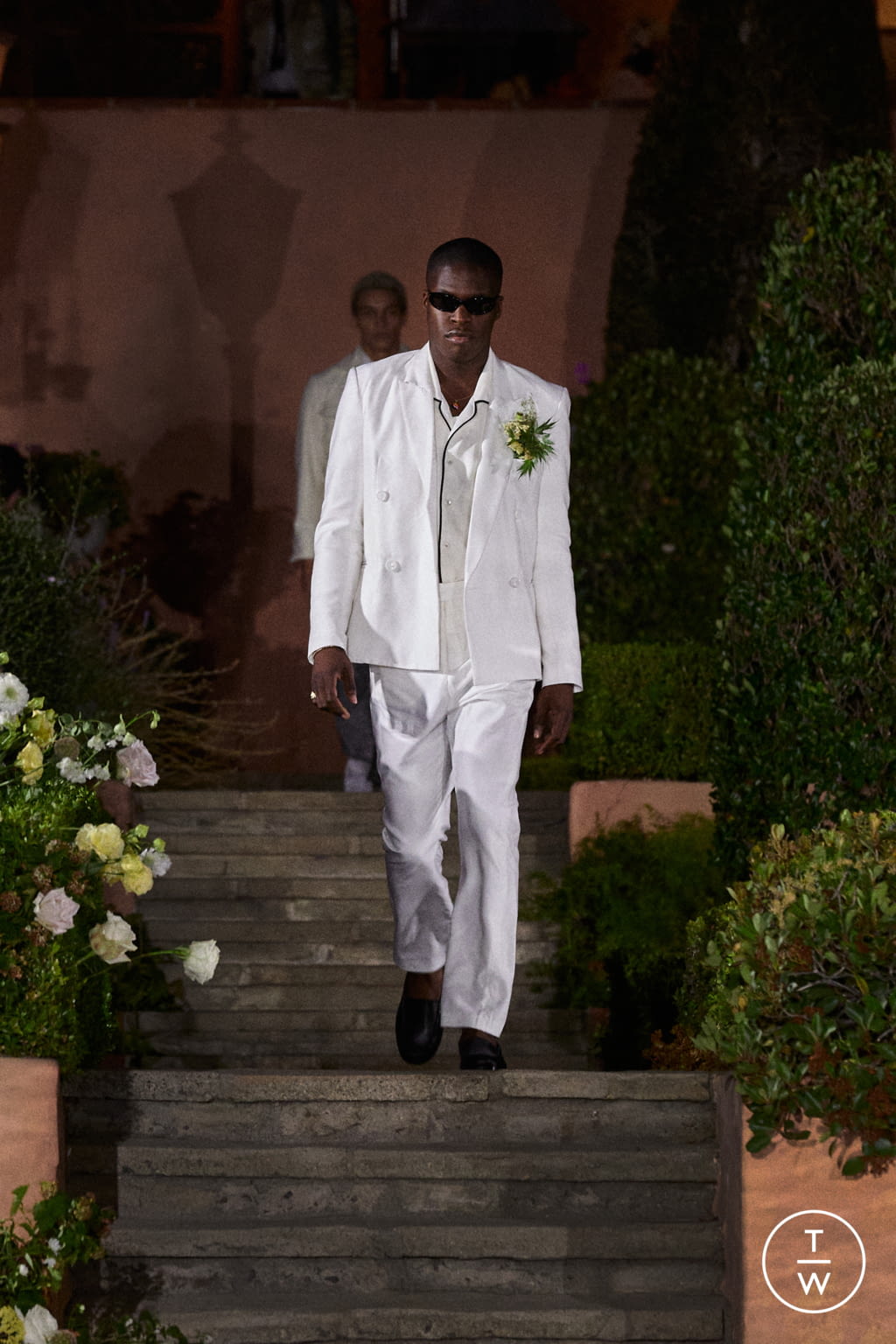 Fashion Week Paris Spring/Summer 2022 look 34 from the Rhude collection 男装