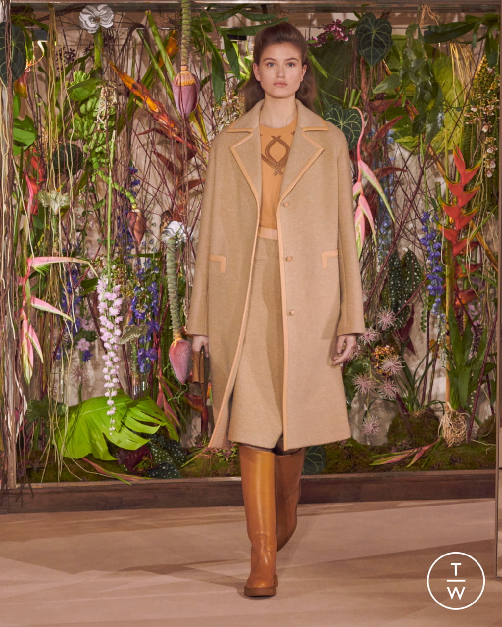 Fashion Week Paris Pre-Fall 2019 look 33 from the Hermès collection 女装