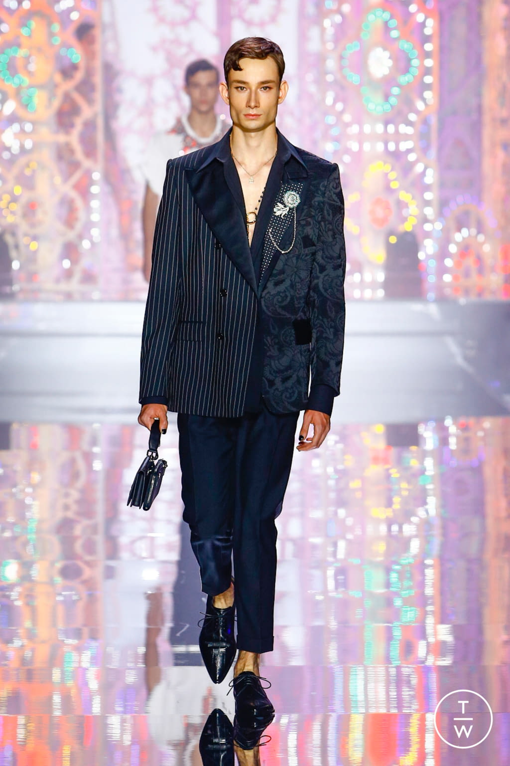 Fashion Week Milan Spring/Summer 2022 look 34 from the Dolce & Gabbana collection 男装