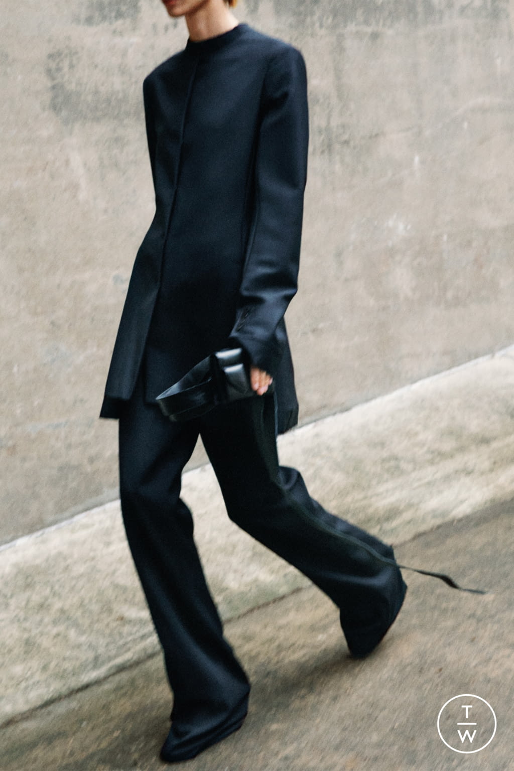 Fashion Week New York Pre-Fall 2022 look 34 from the The Row collection womenswear