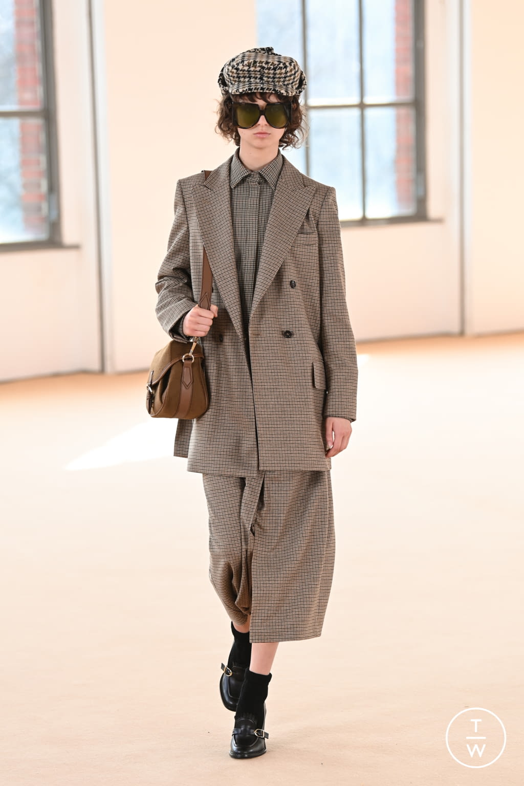 Fashion Week Milan Fall/Winter 2021 look 35 from the Max Mara collection womenswear