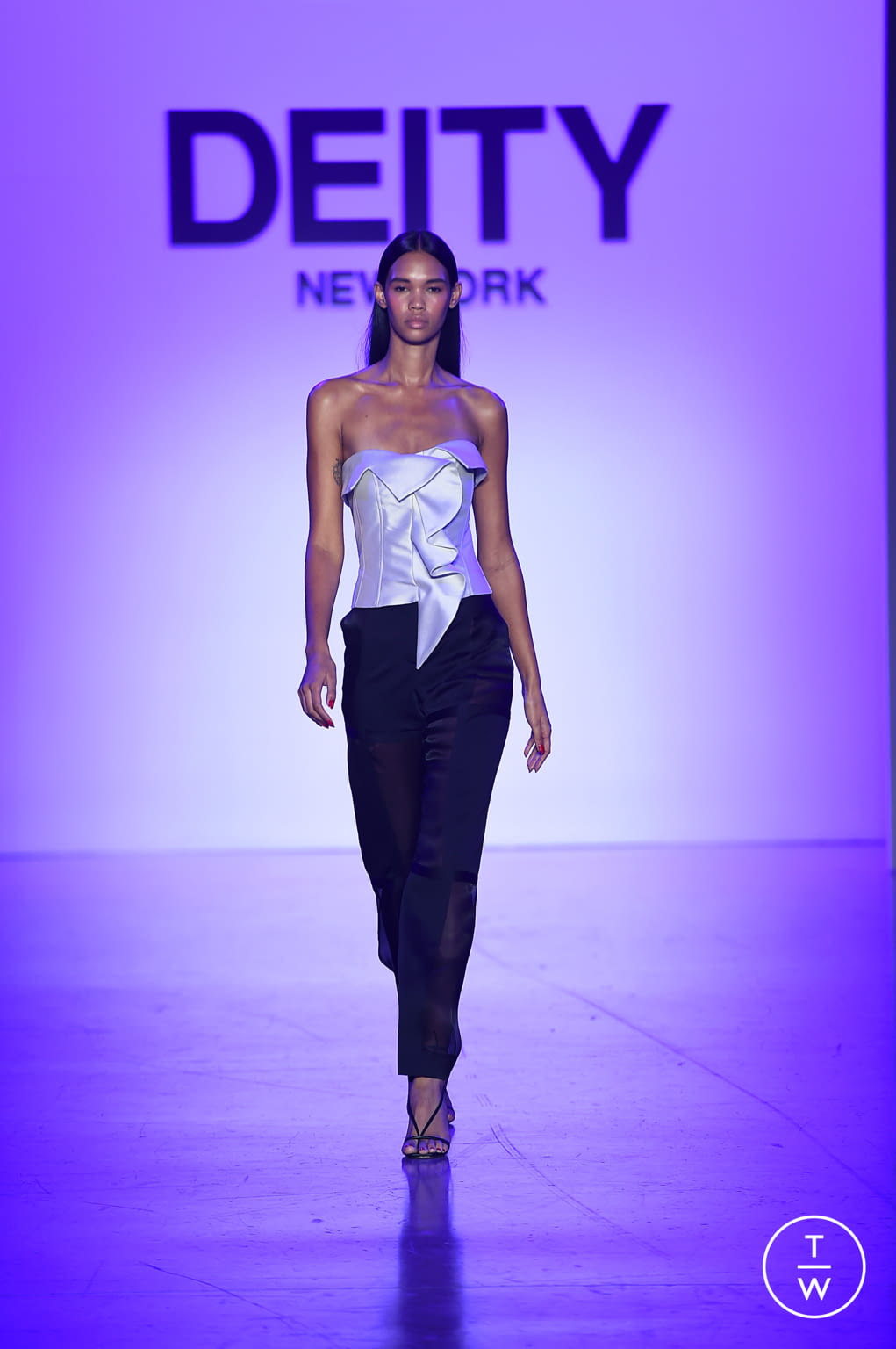 Fashion Week New York Spring/Summer 2022 look 34 from the Deity collection 女装