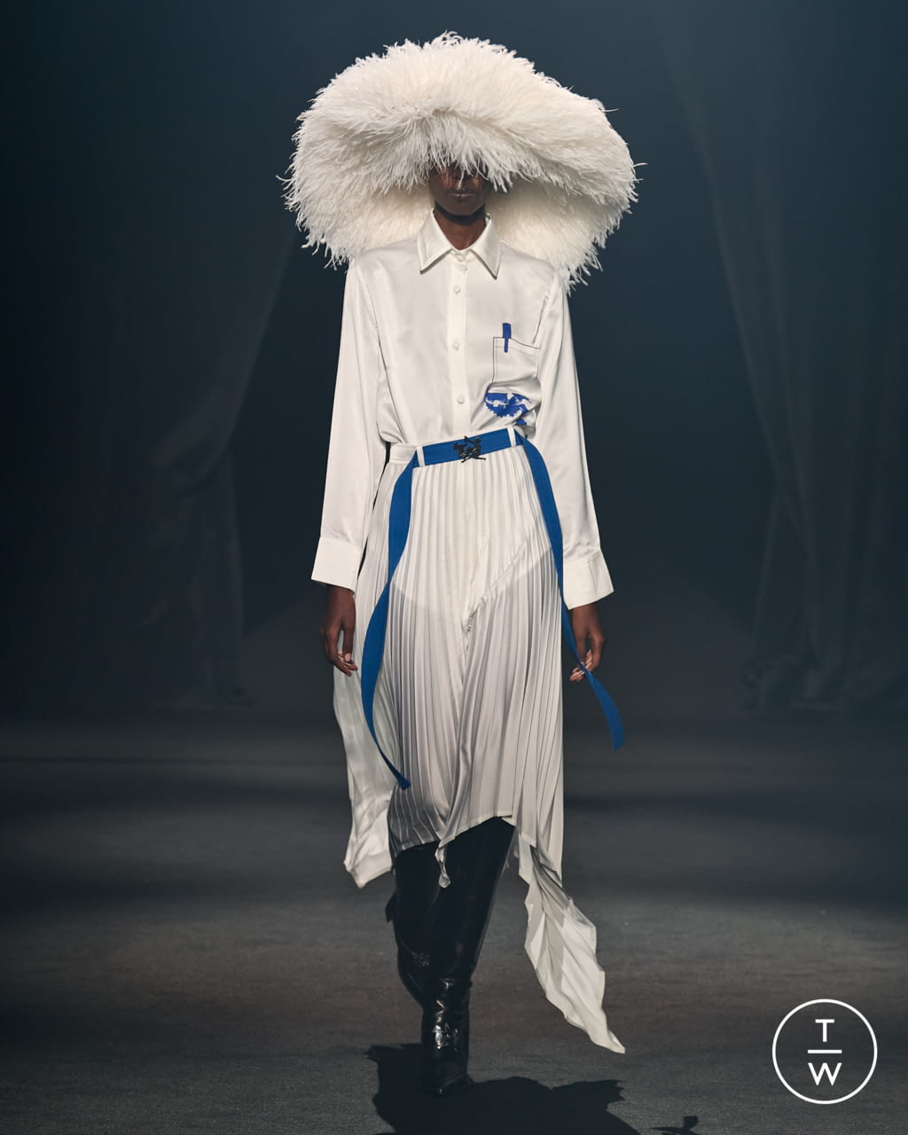 Fashion Week Paris Spring/Summer 2022 look 37 from the AZ Factory collection 女装