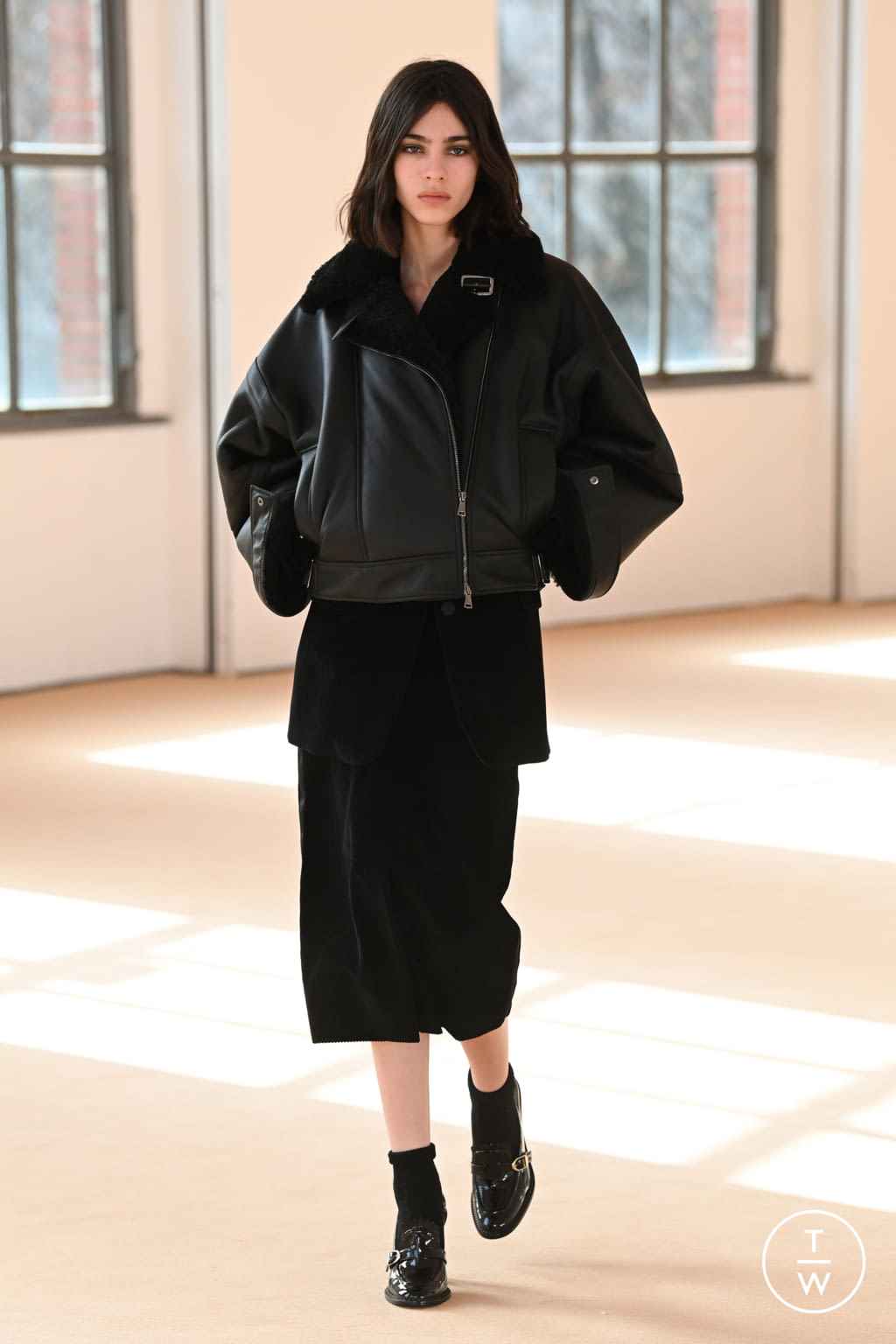 Fashion Week Milan Fall/Winter 2021 look 38 from the Max Mara collection 女装