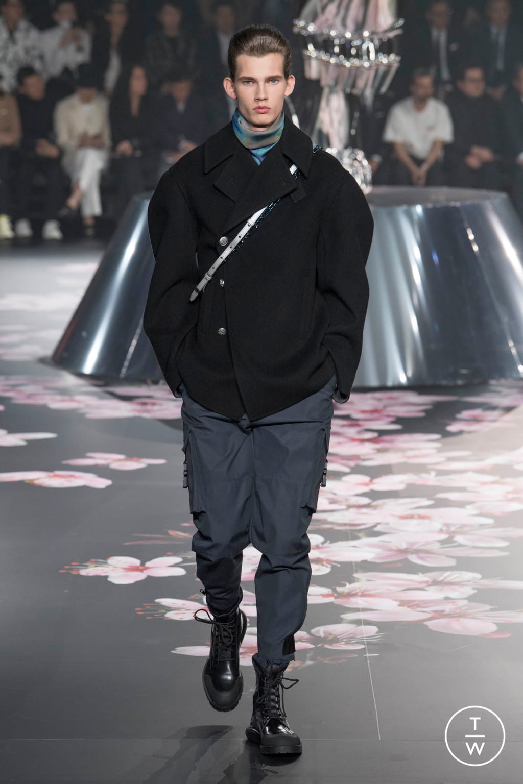 Fashion Week New York Pre-Fall 2019 look 38 from the Dior Homme collection menswear