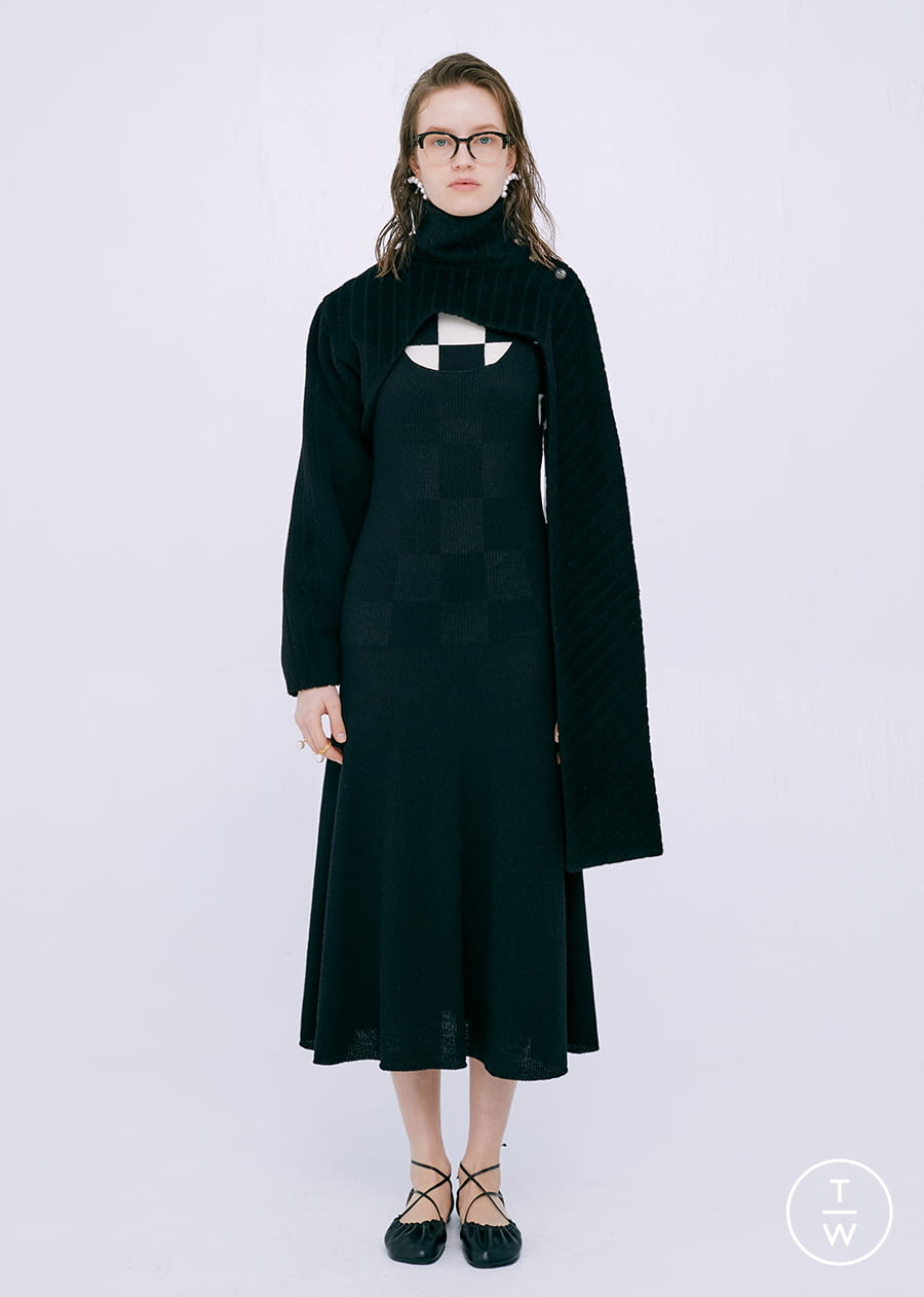Fashion Week New York Fall/Winter 2021 look 4 from the Concept Korea collection womenswear