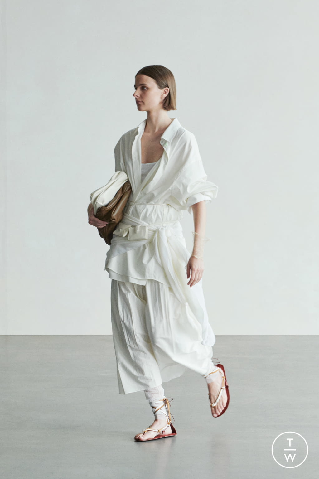 Fashion Week New York Spring/Summer 2022 look 4 from the The Row collection 女装