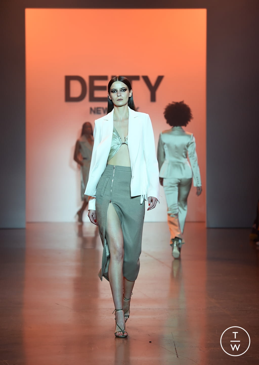 Fashion Week New York Spring/Summer 2022 look 4 from the Deity collection 女装