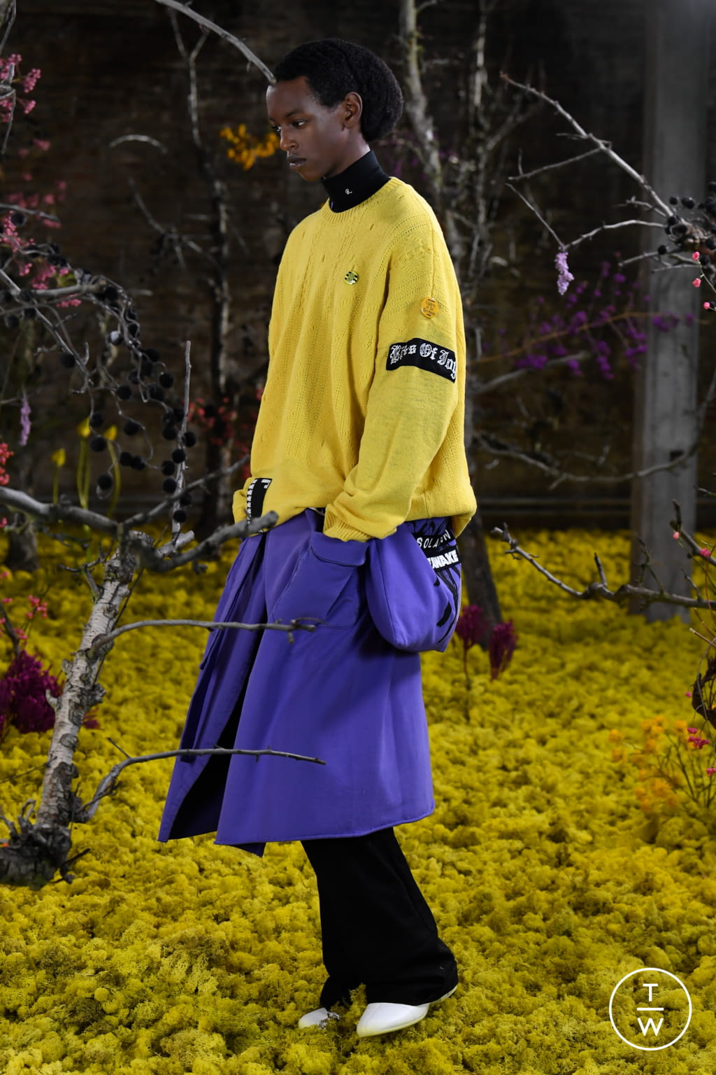 Fashion Week Paris Spring/Summer 2021 look 40 from the Raf Simons collection womenswear