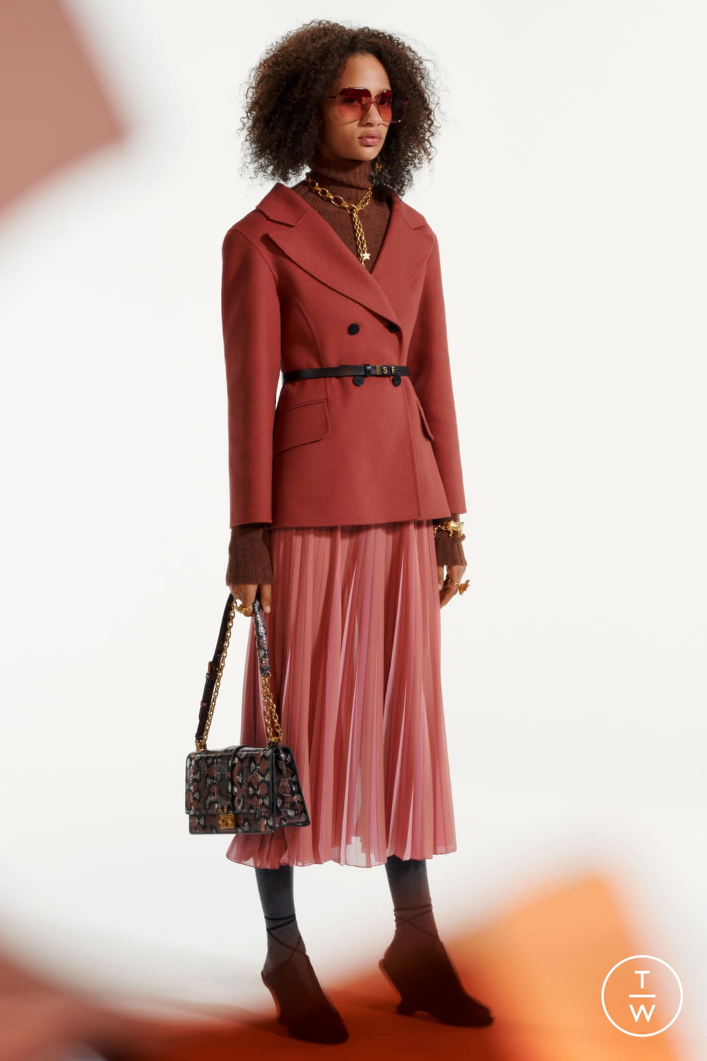 Fashion Week Paris Pre-Fall 2019 look 40 from the Christian Dior collection womenswear