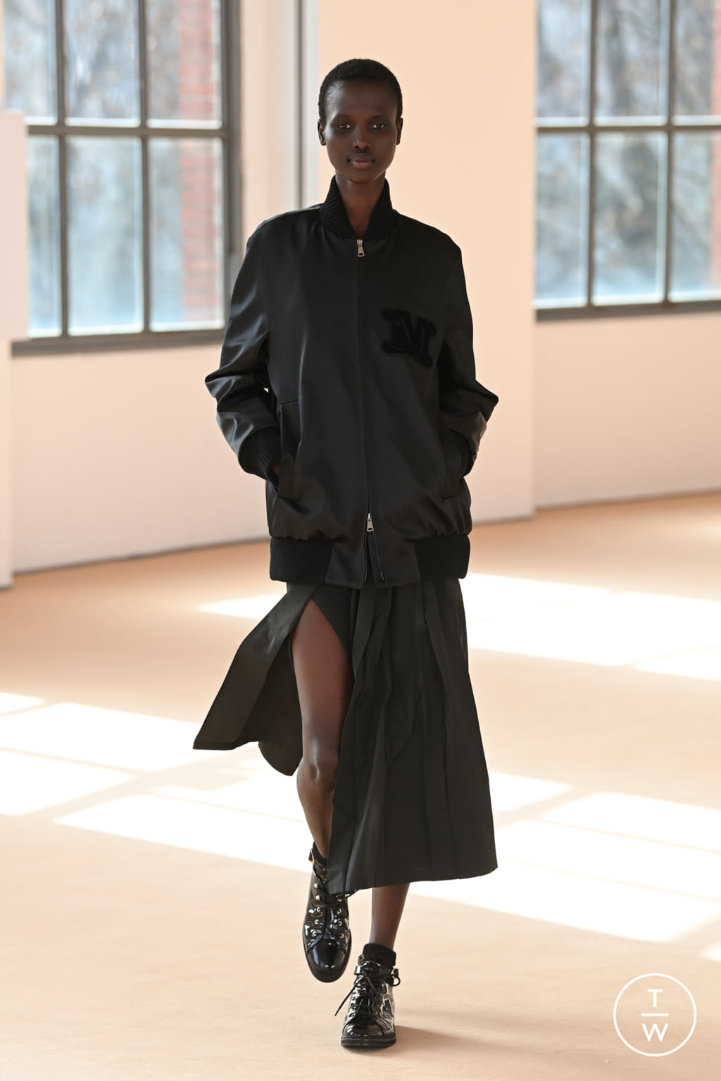 Fashion Week Milan Fall/Winter 2021 look 41 from the Max Mara collection 女装