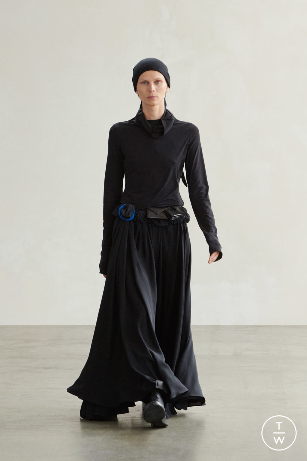 Fashion Week New York Spring/Summer 2022 look 42 from the The Row collection womenswear