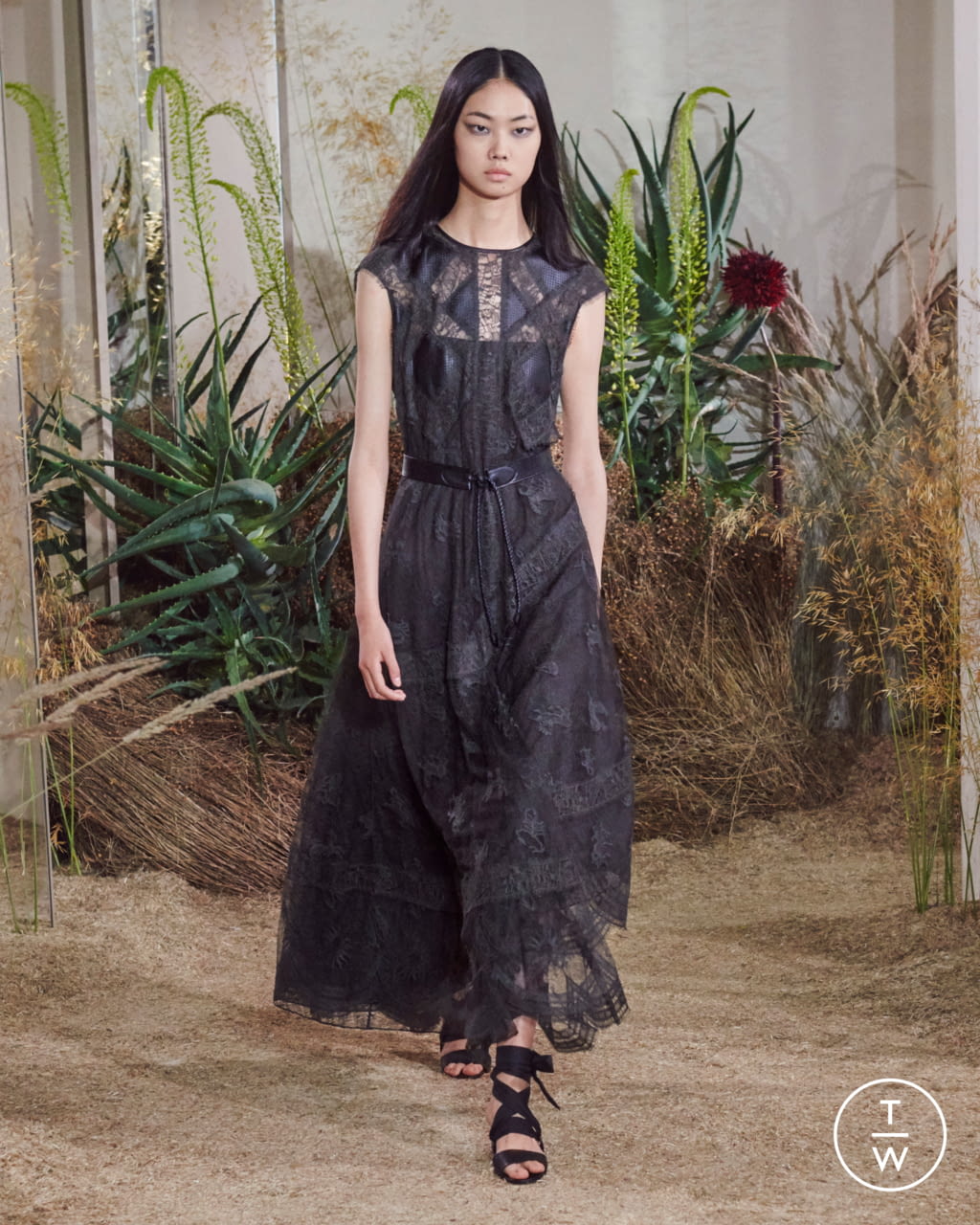 Fashion Week Paris Resort 2019 look 42 from the Hermès collection 女装